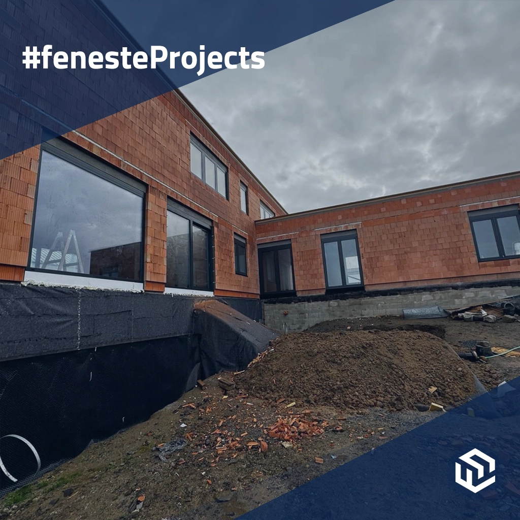 Große Anlage mit moderner Verglasung projekte fensterprofile aluminium aliplast ultraglide 