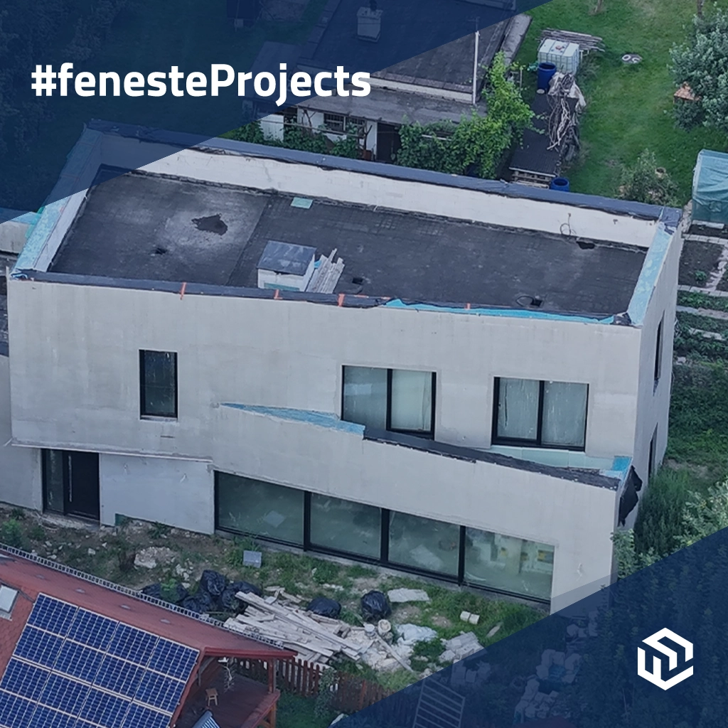 Innovatives trapezförmiges Haus mit Panoramaverglasung 🎥 projekte fensterzubehoer fassadenjalousien schwarz-ral-9005  